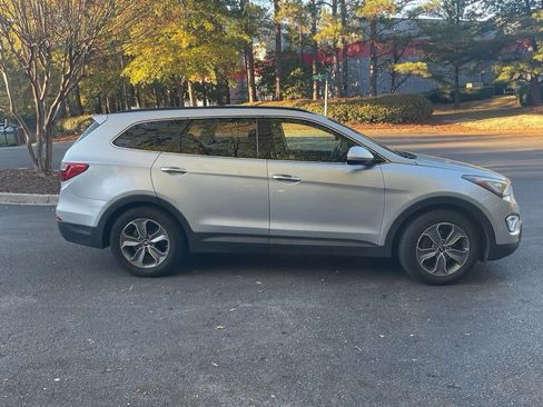 Used 2014 Hyundai Santa Fe GLS image 4