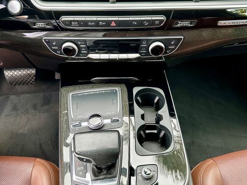 Used 2018 Audi Q7 3.0T Prestige w/ Prestige Package image 11