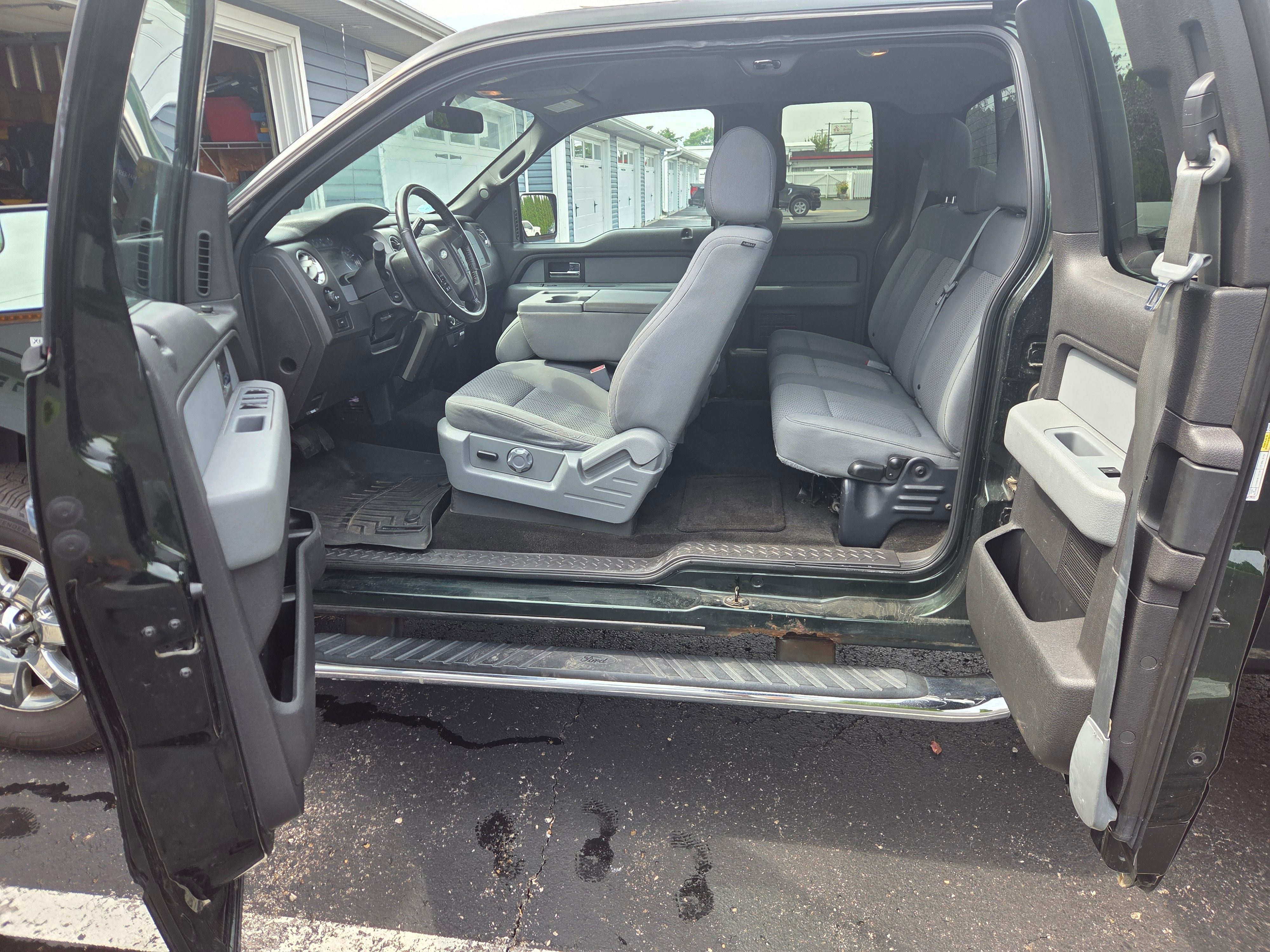 Used 2014 Ford F150 XLT w/ Equipment Group 302A Luxury AWD/4WD image 10