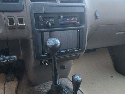 Used 1995 Toyota T100 DX image 8