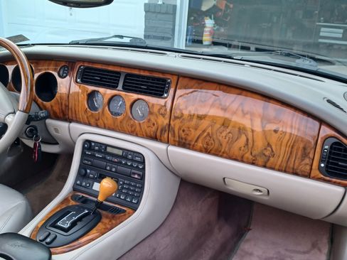 Used 2000 Jaguar XK8 Convertible RWD image 16