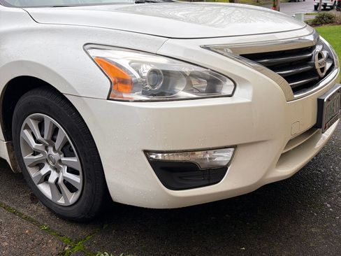 Used 2014 Nissan Altima 2.5 S w/ Display Audio Package image 2