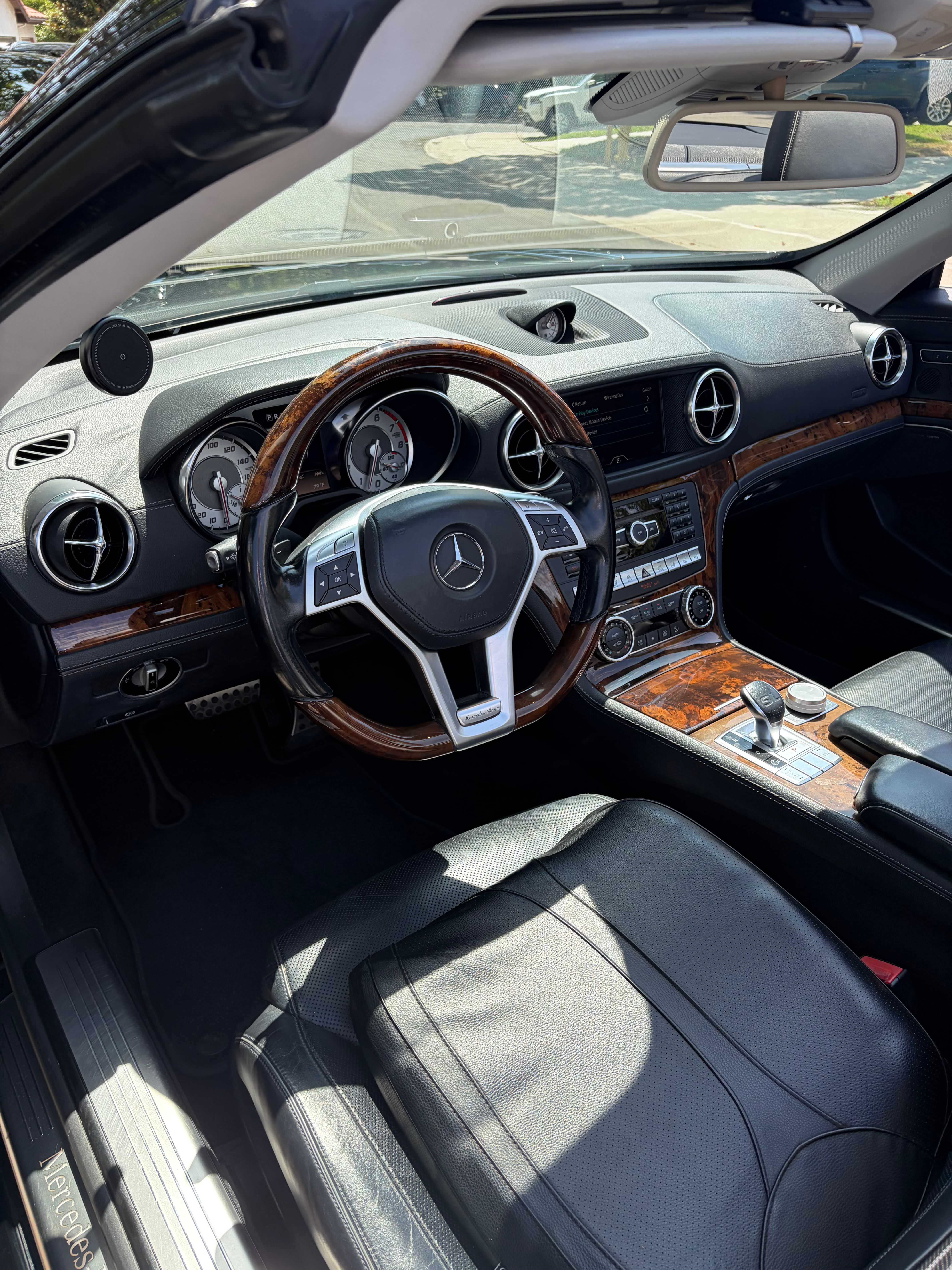 Used 2013 Mercedes-Benz SL 550 w/ Premium Pkg image 17