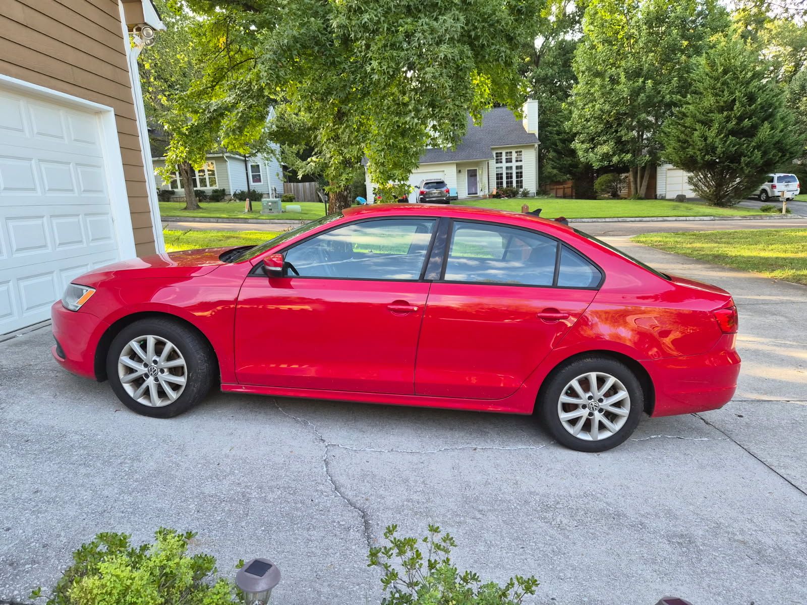 Used 2012 Volkswagen Jetta SE FWD image 2