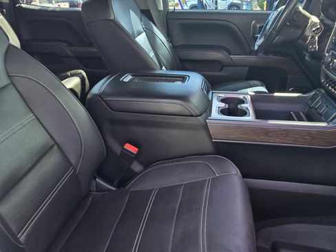 Used 2017 GMC Sierra 2500 Denali w/ Duramax Plus Package AWD/4WD image 13