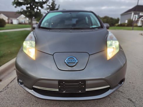 Used 2014 Nissan Leaf SL w/ Premium Package image 8