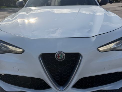 Used 2018 Alfa Romeo Giulia image 2