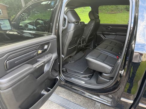 Used 2022 RAM 1500 Limited AWD/4WD image 12