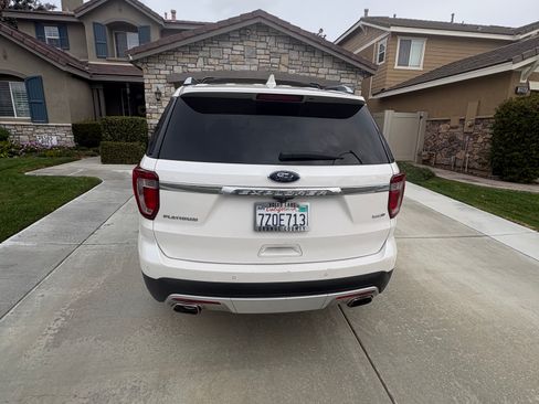 Used 2017 Ford Explorer Platinum AWD/4WD image 6