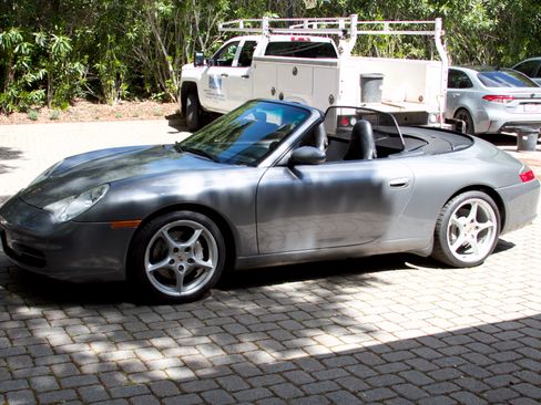 Used 2002 Porsche 911 Carrera 4 AWD/4WD image 12