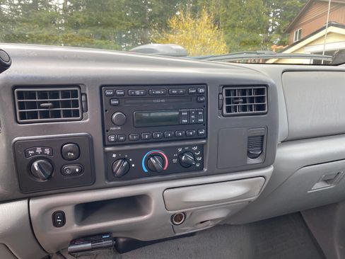 Used 2004 Ford F350 Lariat image 13