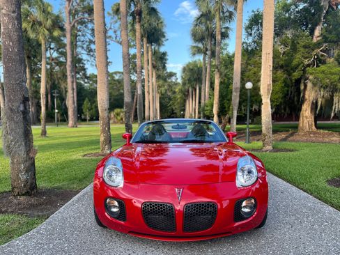 Used 2007 Pontiac Solstice GXP w/ Premium Package image 1
