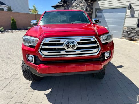 Used 2018 Toyota Tacoma Limited image 11
