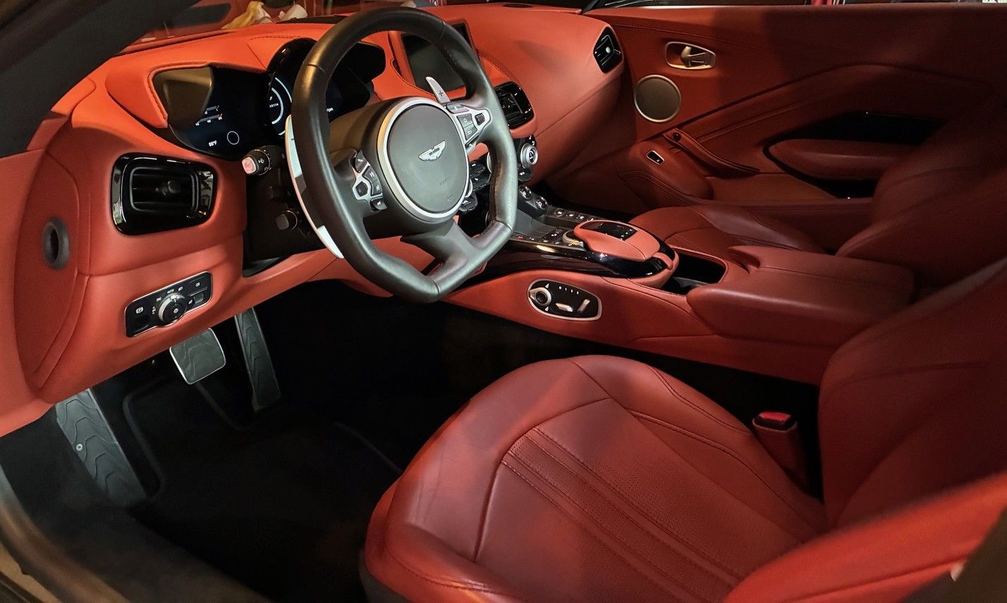 Used 2020 Aston Martin V8 Vantage Coupe RWD image 12