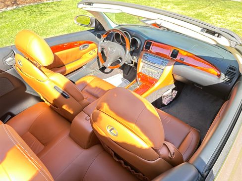 Used 2003 Lexus SC 430 Convertible image 17