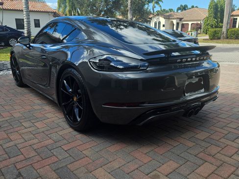 Used 2023 Porsche 718 Cayman S image 12
