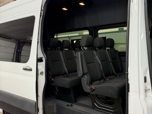 Used 2019 Mercedes-Benz Sprinter 2500 image 10