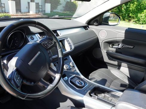 Used 2016 Land Rover Range Rover Evoque SE Premium image 11