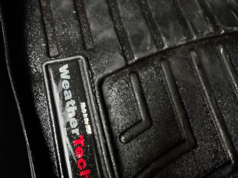 Used 2015 Jeep Renegade Trailhawk AWD/4WD image 16