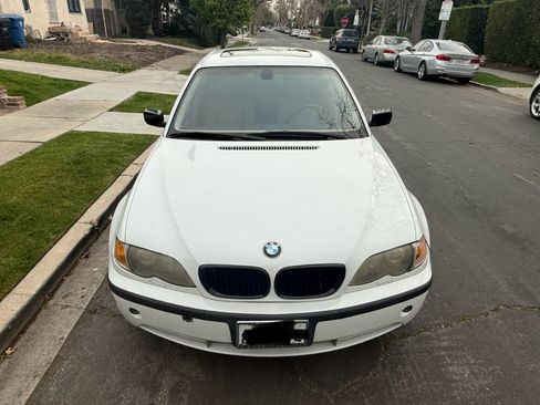 Used 2003 BMW 330xi Sedan image 8