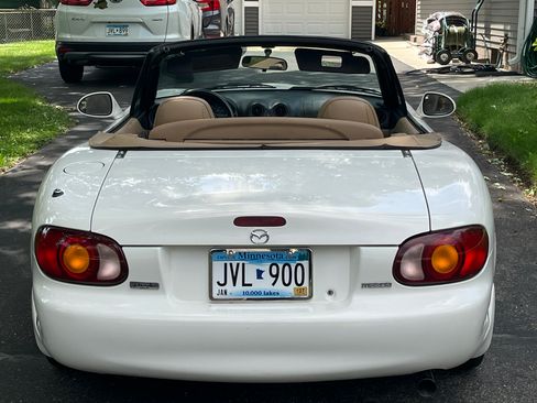 Used 2000 MAZDA MX-5 Miata RWD image 9