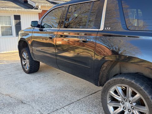 Used 2015 Chevrolet Suburban LTZ image 1