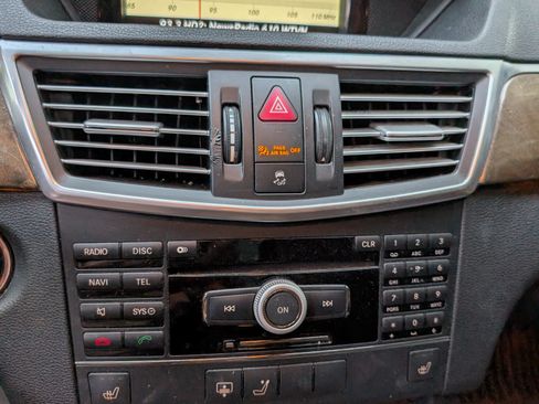 Used 2010 Mercedes-Benz E 350 4MATIC Sedan image 12