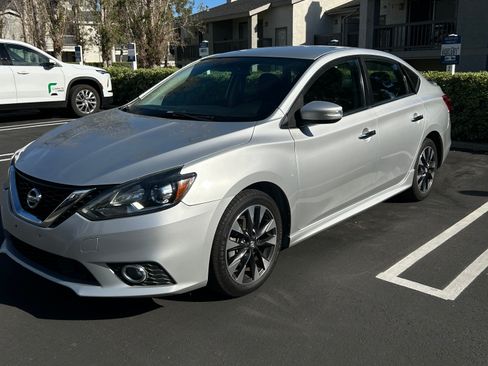 Used 2018 Nissan Sentra SR image 5