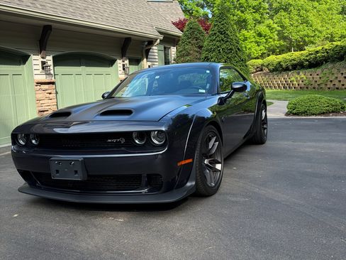 Used 2019 Dodge Challenger SRT Hellcat Redeye RWD image 8
