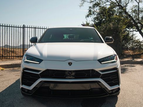 Used 2021 Lamborghini Urus image 8