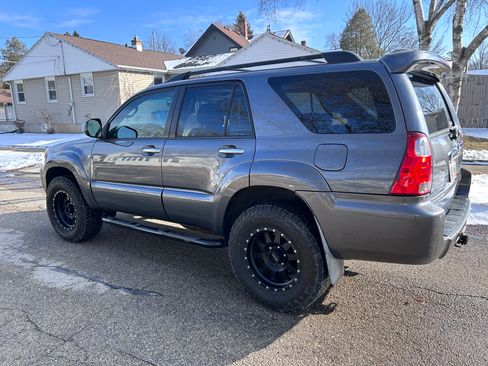 Used 2008 Toyota 4Runner SR5 w/ SR5 Extra Value Pkg 1 image 6