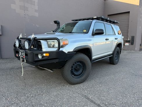 Used 2010 Toyota 4Runner Trail AWD/4WD image 2