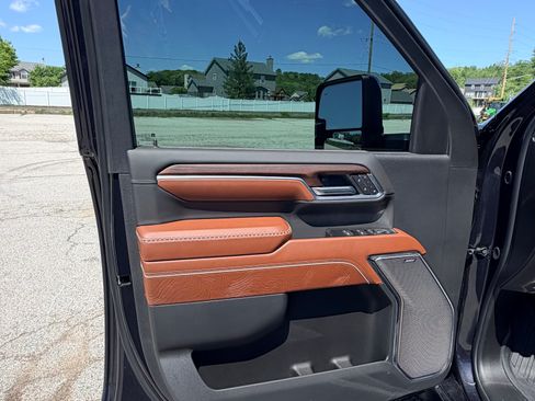 Used 2026 GMC Sierra 2500 Denali Ultimate image 12