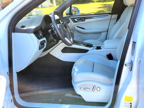 Used 2020 Porsche Macan image 14