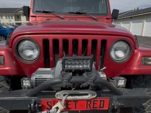 Used 1999 Jeep Wrangler Sport image 2