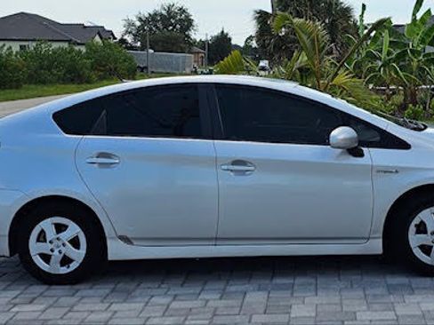 Used 2011 Toyota Prius Three w/ Navigation Pkg FWD image 12