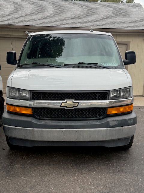 Used 2019 Chevrolet Express 2500 w/ Driver Convenience Package RWD image 10