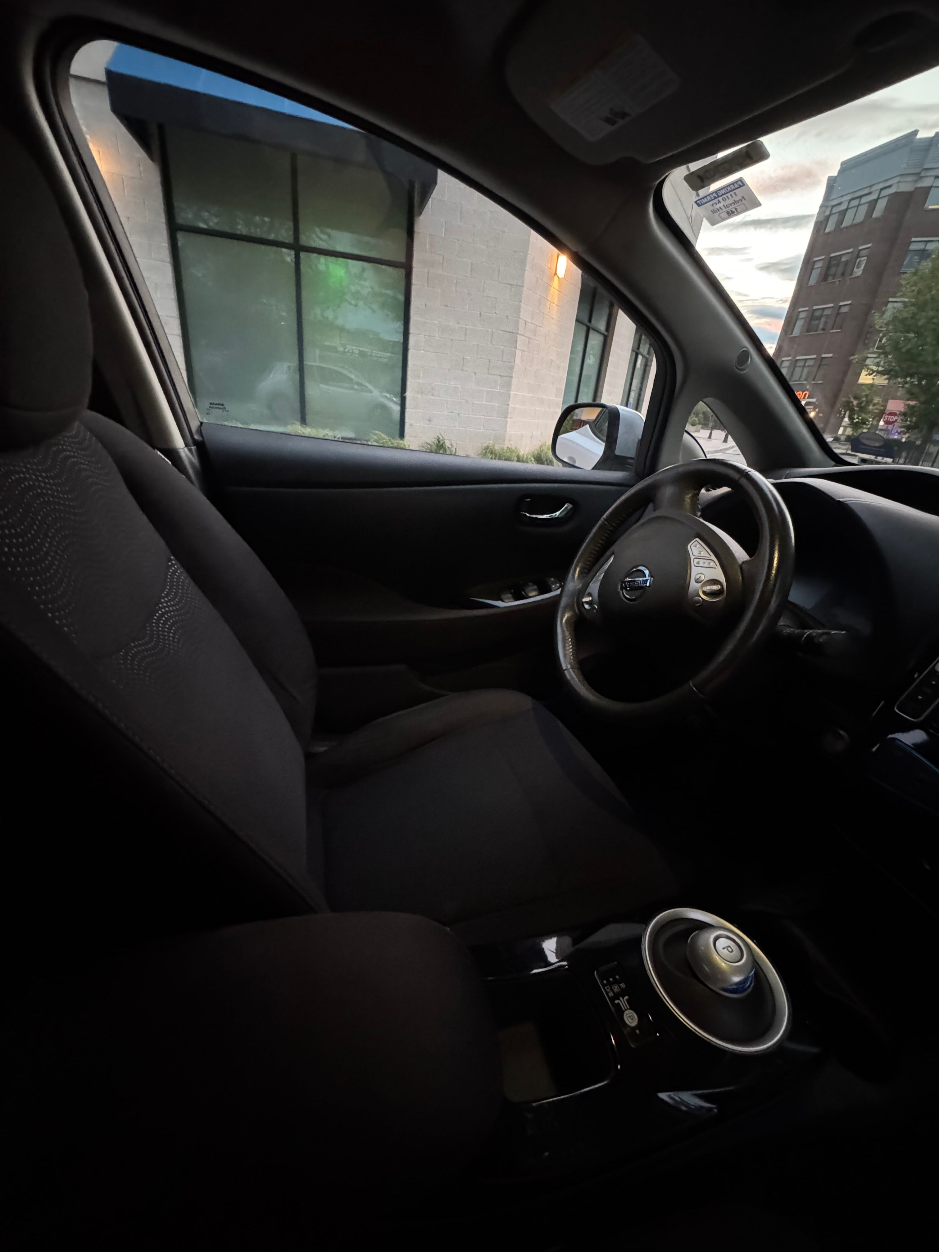 Used 2017 Nissan Leaf SV FWD image 14