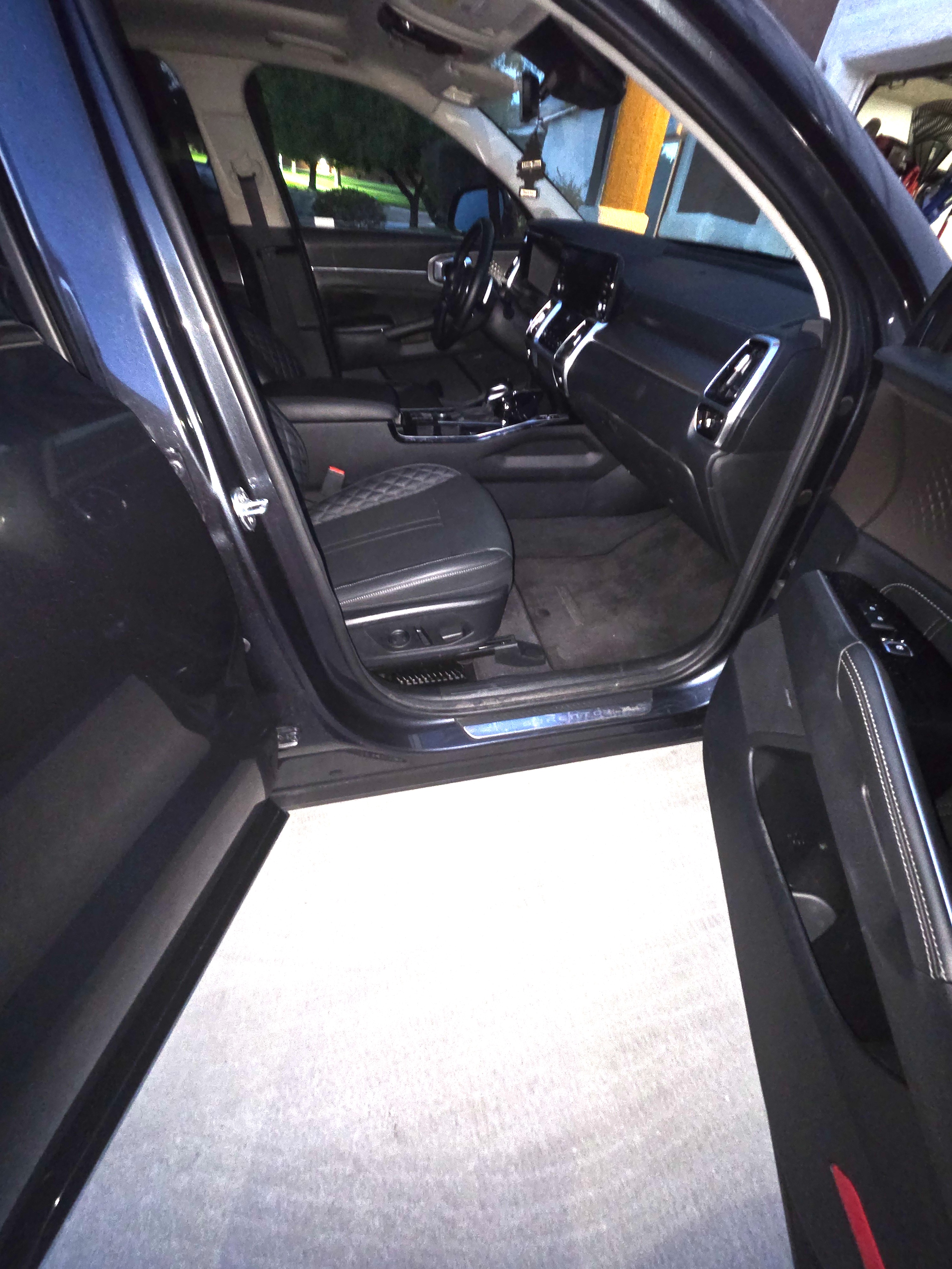 Used 2023 Kia Sorento SX AWD/4WD image 11