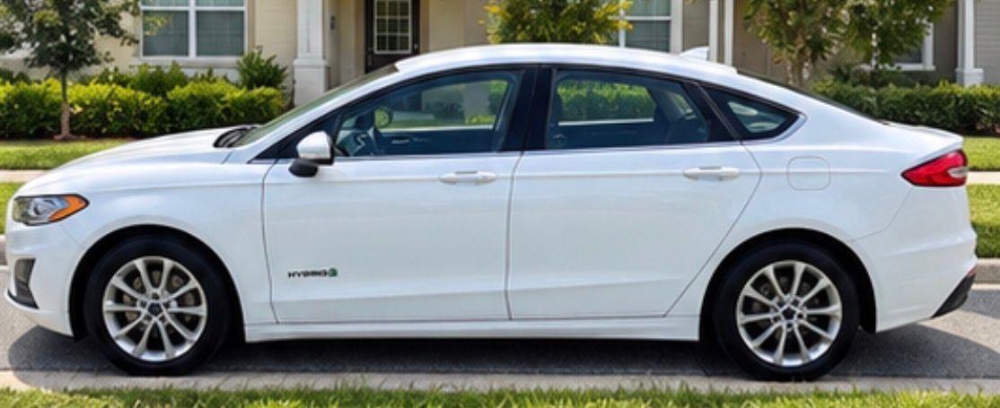 Used 2019 Ford Fusion SE FWD image 6