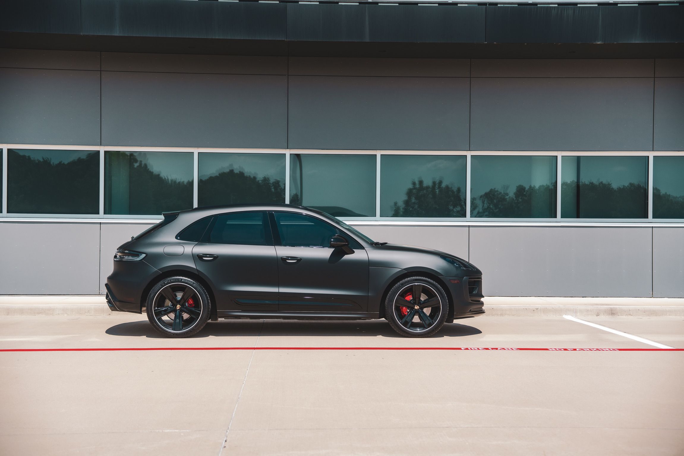 Used 2024 Porsche Macan S AWD/4WD image 4