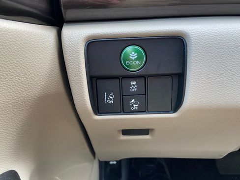 Used 2017 Honda Accord Hybrid Sedan image 12