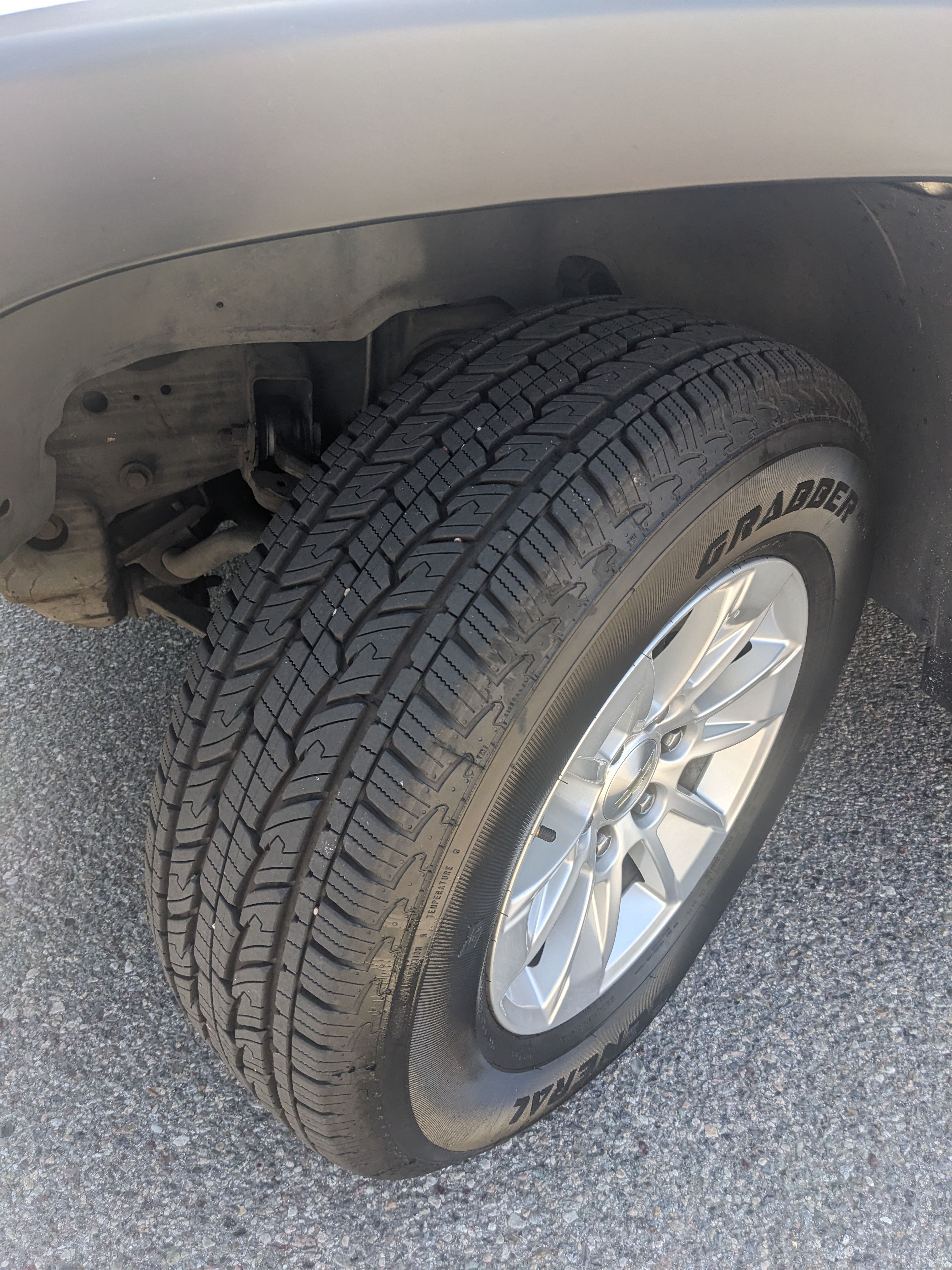 Used 2002 Chevrolet Suburban LS w/ Traction Pkg RWD image 9