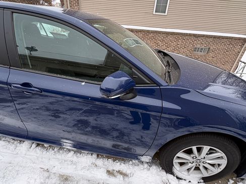 Used 2025 Toyota Camry LE w/ Convenience Package image 9