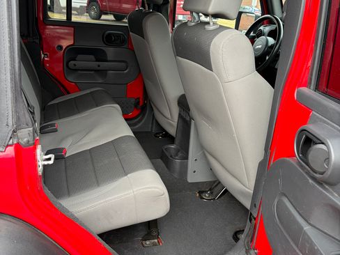 Used 2007 Jeep Wrangler Unlimited X image 14