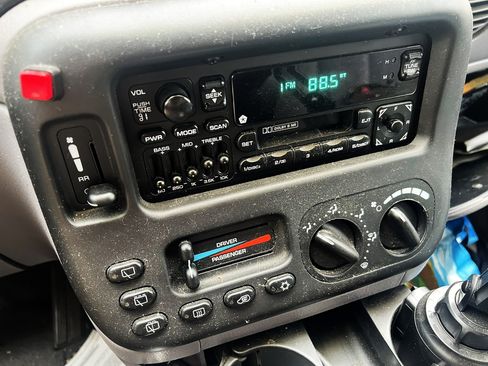 Used 1999 Dodge Grand Caravan LE image 15