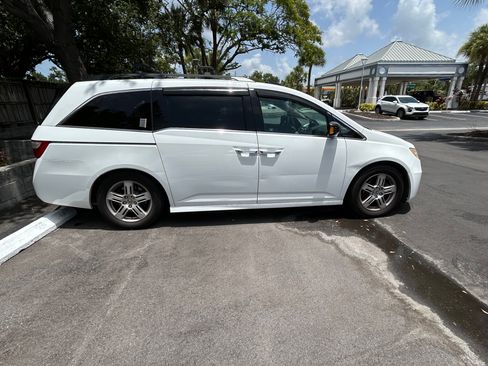 Used 2012 Honda Odyssey Touring image 4