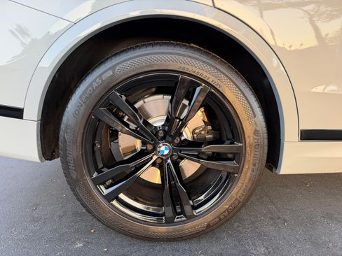 Used 2026 BMW X7 xDrive40i w/ M Sport Package AWD/4WD image 19
