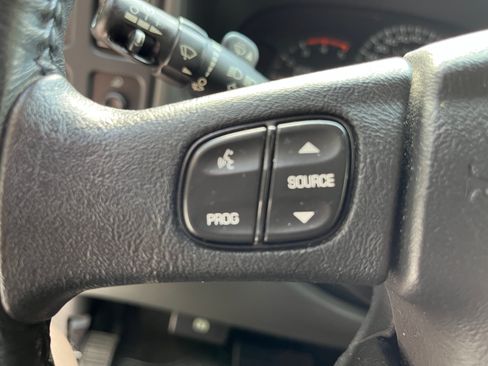 Used 2005 Chevrolet Silverado 2500 LT w/ Heavy-Duty Power Package AWD/4WD image 21