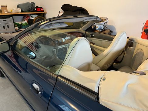 Used 1997 Jaguar XK8 Convertible image 9